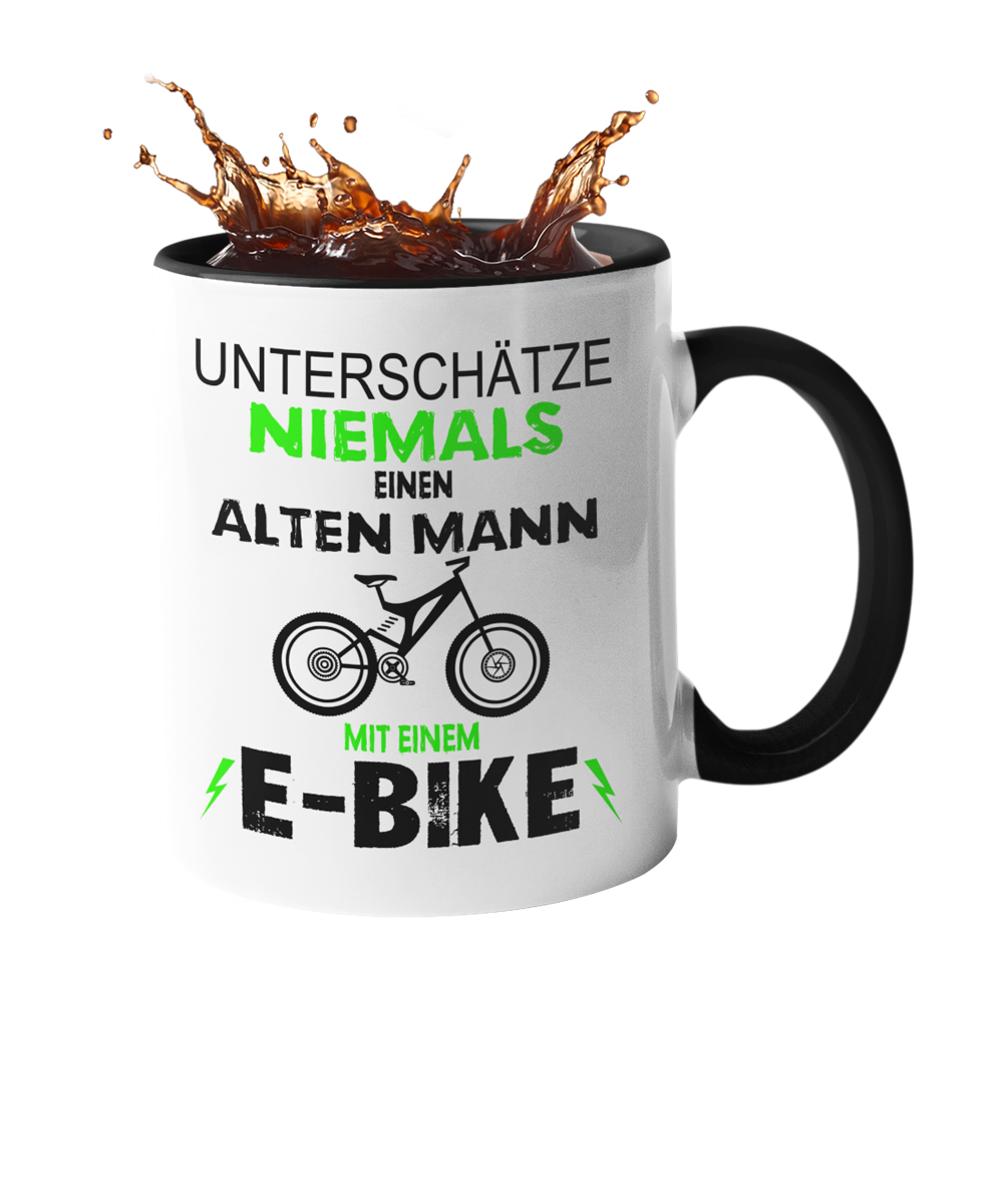 Tasse "Unterschätze niemals einen alten Mann mit seinem E-Bike" Handmade-Lifestyle